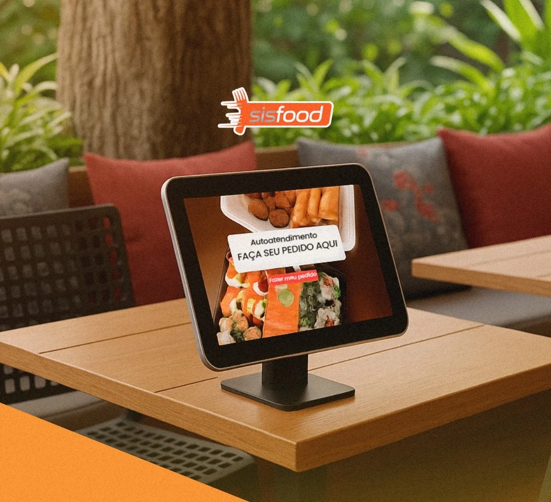 Tablet fixado na mesa para autoatendimento em restaurante