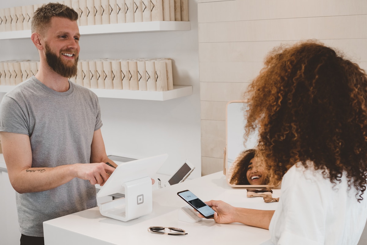 Código do iFood: entregador de delivery a caminho do cliente com o pedido